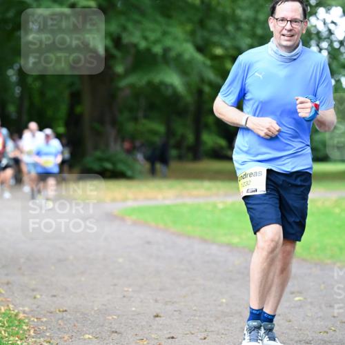 30.08.2026 - Blankeneser Heldenlauf Dr. Thomas Lammeyer http://msf.ph/oto/10011677 30.08.2026 09:38:43 Laufen 1232, 1233 meine-sportfotos.de