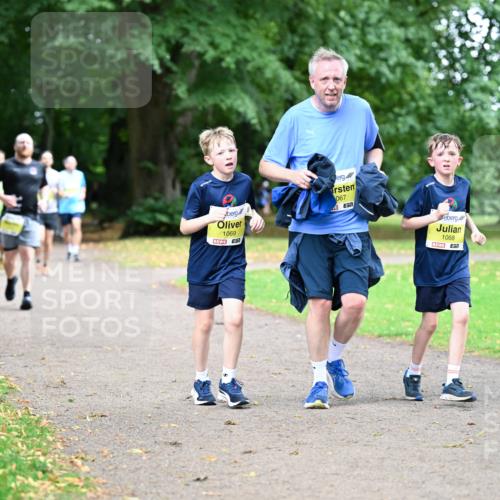 30.08.2026 - Blankeneser Heldenlauf Dr. Thomas Lammeyer http://msf.ph/oto/10013102 30.08.2026 09:42:50 Laufen 1069, 067, 1068 meine-sportfotos.de