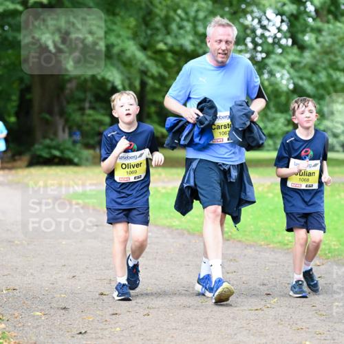 30.08.2026 - Blankeneser Heldenlauf Dr. Thomas Lammeyer http://msf.ph/oto/10013106 30.08.2026 09:42:51 Laufen 1069, 517, 1067, 1068, 7 meine-sportfotos.de