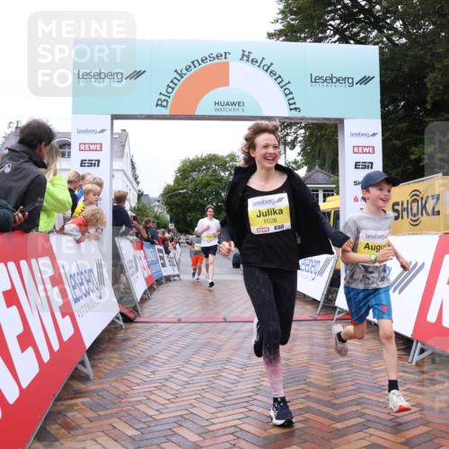 30.08.2026 - Blankeneser Heldenlauf Lena Gebhardt http://msf.ph/oto/10016705 30.08.2026 09:57:21 Ziel 1028, 1321, 1377, 1520 meine-sportfotos.de