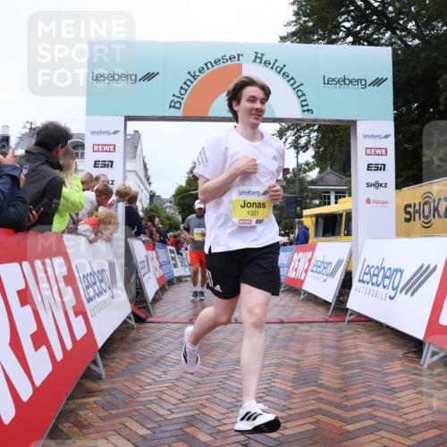 30.08.2026 - Blankeneser Heldenlauf Lena Gebhardt http://msf.ph/oto/10016727 30.08.2026 09:57:25 Ziel 1028, 1296, 1321, 1377, 1520 meine-sportfotos.de