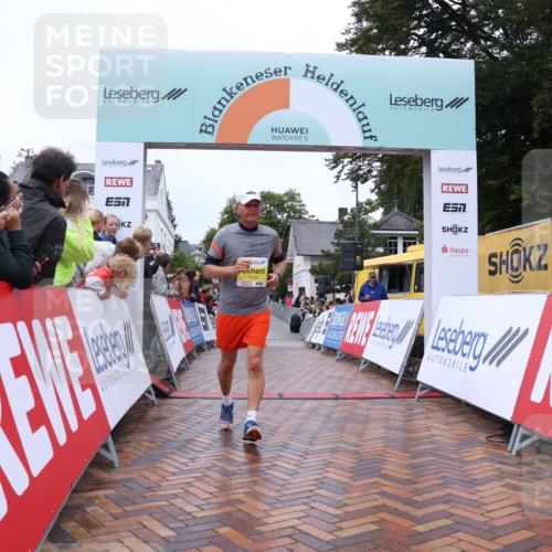 30.08.2026 - Blankeneser Heldenlauf Lena Gebhardt http://msf.ph/oto/10016744 30.08.2026 09:57:27 Ziel 1028, 1296, 1321, 1377 meine-sportfotos.de