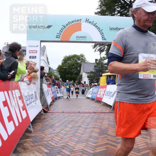 30.08.2026 - Blankeneser Heldenlauf Lena Gebhardt http://msf.ph/oto/10016760 30.08.2026 09:57:28 Ziel 1028, 1296, 1321, 1377 meine-sportfotos.de