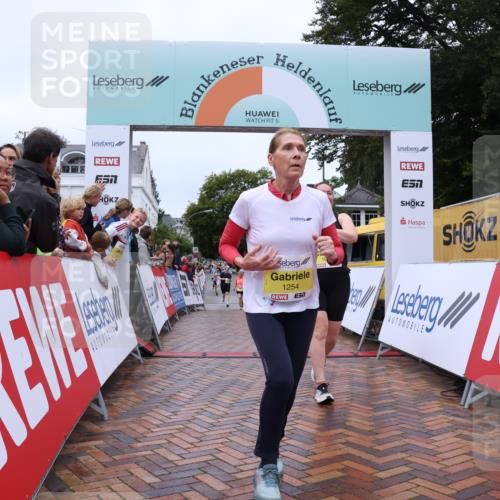 30.08.2026 - Blankeneser Heldenlauf Lena Gebhardt http://msf.ph/oto/10016826 30.08.2026 09:57:40 Ziel 1080, 1082, 1254, 1524 meine-sportfotos.de