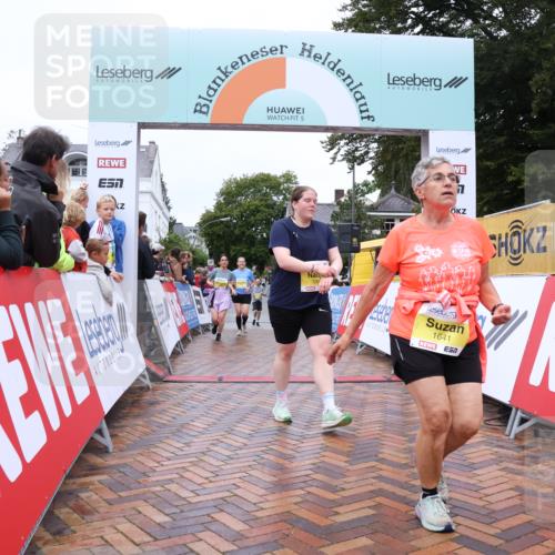 30.08.2026 - Blankeneser Heldenlauf Lena Gebhardt http://msf.ph/oto/10016881 30.08.2026 09:57:48 Ziel 1260, 1610, 1611, 1641, 1685 meine-sportfotos.de