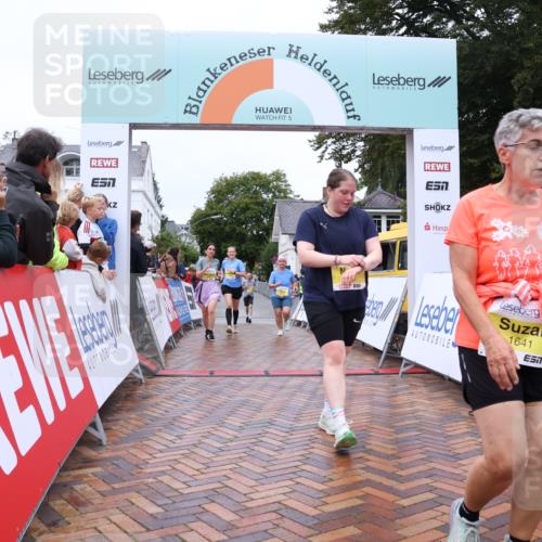 30.08.2026 - Blankeneser Heldenlauf Lena Gebhardt http://msf.ph/oto/10016887 30.08.2026 09:57:48 Ziel 1260, 1610, 1611, 1641, 1685 meine-sportfotos.de