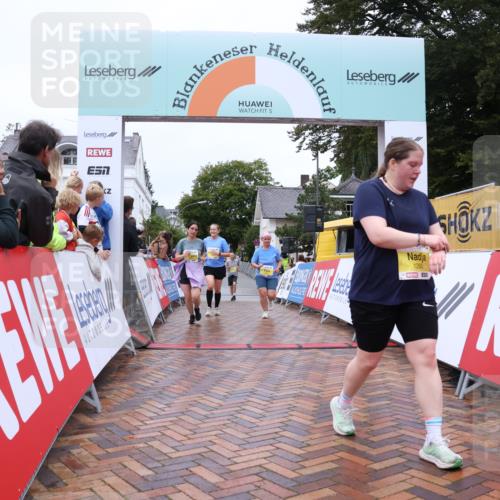 30.08.2026 - Blankeneser Heldenlauf Lena Gebhardt http://msf.ph/oto/10016891 30.08.2026 09:57:49 Ziel 1260, 1610, 1611, 1641, 1685 meine-sportfotos.de