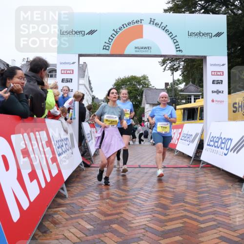 30.08.2026 - Blankeneser Heldenlauf Lena Gebhardt http://msf.ph/oto/10016910 30.08.2026 09:57:51 Ziel 1260, 1610, 1611, 1641, 1685 meine-sportfotos.de