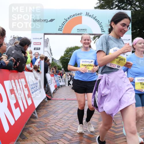 30.08.2026 - Blankeneser Heldenlauf Lena Gebhardt http://msf.ph/oto/10016926 30.08.2026 09:57:52 Ziel 1260, 1610, 1611, 1641, 1685, 1775 meine-sportfotos.de