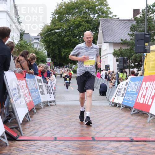 30.08.2026 - Blankeneser Heldenlauf Lena Gebhardt http://msf.ph/oto/10016947 30.08.2026 09:57:55 Ziel 1610, 1611, 1685, 1775 meine-sportfotos.de