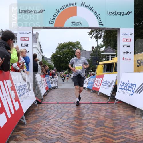 30.08.2026 - Blankeneser Heldenlauf Lena Gebhardt http://msf.ph/oto/10016953 30.08.2026 09:57:56 Ziel 1610, 1611, 1685, 1775 meine-sportfotos.de