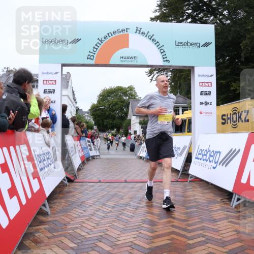 30.08.2026 - Blankeneser Heldenlauf Lena Gebhardt http://msf.ph/oto/10016965 30.08.2026 09:57:57 Ziel 1610, 1611, 1685, 1775 meine-sportfotos.de
