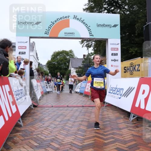 30.08.2026 - Blankeneser Heldenlauf Lena Gebhardt http://msf.ph/oto/10017001 30.08.2026 09:58:04 Ziel 1392, 1435, 1619, 1620, 1775 meine-sportfotos.de