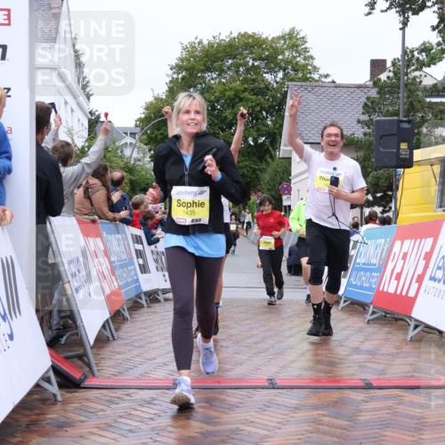 30.08.2026 - Blankeneser Heldenlauf Lena Gebhardt http://msf.ph/oto/10017023 30.08.2026 09:58:07 Ziel 1262, 1263, 1392, 1435, 1541, 1619, 1620 meine-sportfotos.de