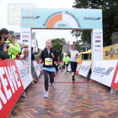 30.08.2026 - Blankeneser Heldenlauf Lena Gebhardt http://msf.ph/oto/10017033 30.08.2026 09:58:08 Ziel 1262, 1263, 1392, 1435, 1541, 1619, 1620, 1704 meine-sportfotos.de