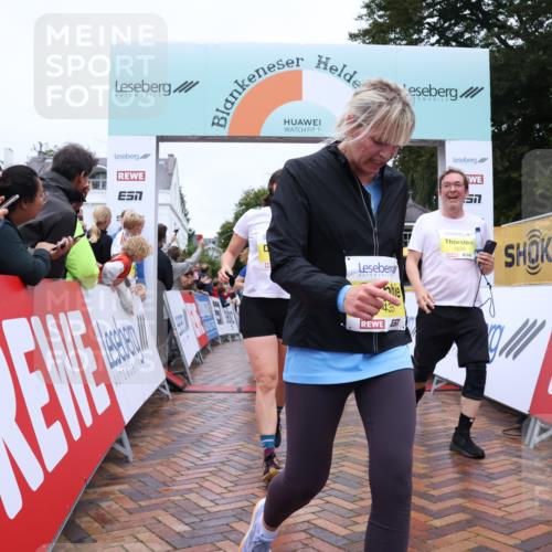 30.08.2026 - Blankeneser Heldenlauf Lena Gebhardt http://msf.ph/oto/10017048 30.08.2026 09:58:09 Ziel 1262, 1263, 1392, 1435, 1541, 1619, 1620, 1704 meine-sportfotos.de