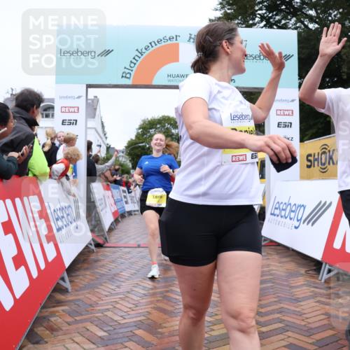 30.08.2026 - Blankeneser Heldenlauf Lena Gebhardt http://msf.ph/oto/10017063 30.08.2026 09:58:10 Ziel 1262, 1263, 1392, 1435, 1541, 1619, 1620, 1704 meine-sportfotos.de