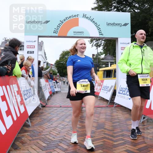 30.08.2026 - Blankeneser Heldenlauf Lena Gebhardt http://msf.ph/oto/10017077 30.08.2026 09:58:11 Ziel 1262, 1263, 1392, 1435, 1541, 1619, 1620, 1704 meine-sportfotos.de