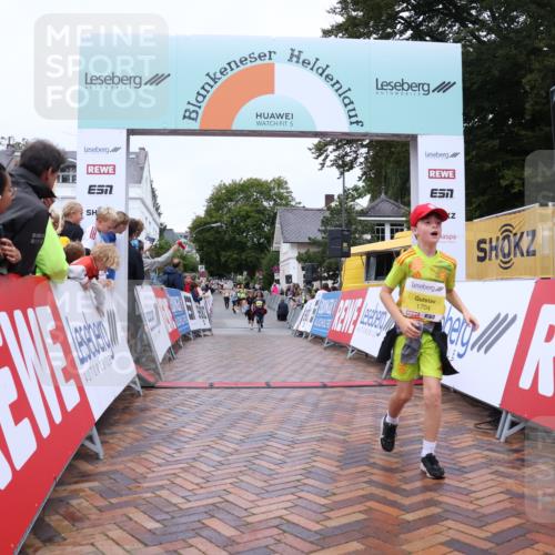 30.08.2026 - Blankeneser Heldenlauf Lena Gebhardt http://msf.ph/oto/10017103 30.08.2026 09:58:13 Ziel 1262, 1263, 1435, 1541, 1619, 1620, 1704 meine-sportfotos.de