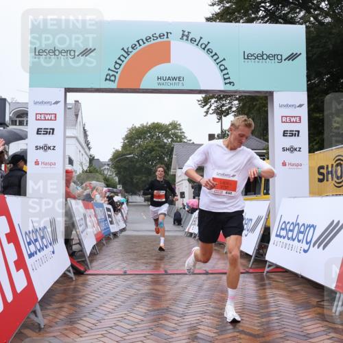 30.08.2026 - Blankeneser Heldenlauf Lena Gebhardt http://msf.ph/oto/10017728 30.08.2026 09:18:42 Ziel 3729, 3737 meine-sportfotos.de