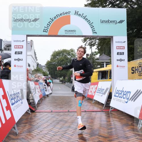 30.08.2026 - Blankeneser Heldenlauf Lena Gebhardt http://msf.ph/oto/10017730 30.08.2026 09:18:44 Ziel 3729, 3737 meine-sportfotos.de