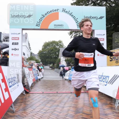 30.08.2026 - Blankeneser Heldenlauf Lena Gebhardt http://msf.ph/oto/10017733 30.08.2026 09:18:44 Ziel 3729, 3737 meine-sportfotos.de