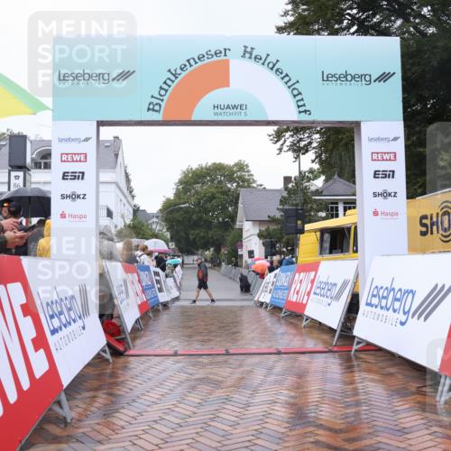 30.08.2026 - Blankeneser Heldenlauf Lena Gebhardt http://msf.ph/oto/10017735 30.08.2026 09:20:32 Ziel  meine-sportfotos.de