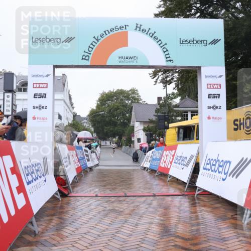30.08.2026 - Blankeneser Heldenlauf Lena Gebhardt http://msf.ph/oto/10017737 30.08.2026 09:20:50 Ziel  meine-sportfotos.de