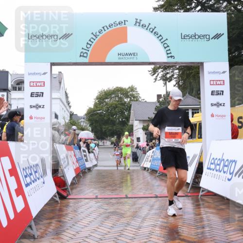 30.08.2026 - Blankeneser Heldenlauf Lena Gebhardt http://msf.ph/oto/10017793 30.08.2026 09:22:14 Ziel 3585, 3674, 3711 meine-sportfotos.de