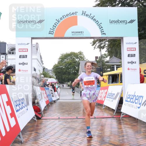 30.08.2026 - Blankeneser Heldenlauf Lena Gebhardt http://msf.ph/oto/10017808 30.08.2026 09:22:19 Ziel 3520, 3585, 3674, 3711 meine-sportfotos.de