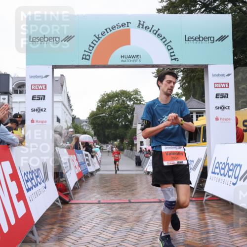 30.08.2026 - Blankeneser Heldenlauf Lena Gebhardt http://msf.ph/oto/10017835 30.08.2026 09:22:39 Ziel 3525, 3551 meine-sportfotos.de