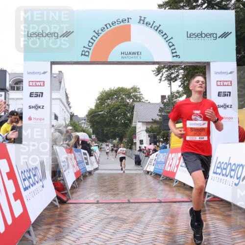 30.08.2026 - Blankeneser Heldenlauf Lena Gebhardt http://msf.ph/oto/10017844 30.08.2026 09:22:43 Ziel 3525, 3551, 3609 meine-sportfotos.de