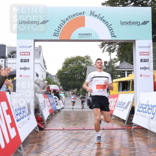 30.08.2026 - Blankeneser Heldenlauf Lena Gebhardt http://msf.ph/oto/10017850 30.08.2026 09:22:47 Ziel 3509, 3525, 3609, 3666 meine-sportfotos.de