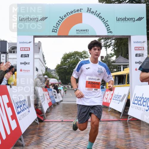 30.08.2026 - Blankeneser Heldenlauf Lena Gebhardt http://msf.ph/oto/10017867 30.08.2026 09:22:52 Ziel 3509, 3609, 3666, 3728 meine-sportfotos.de