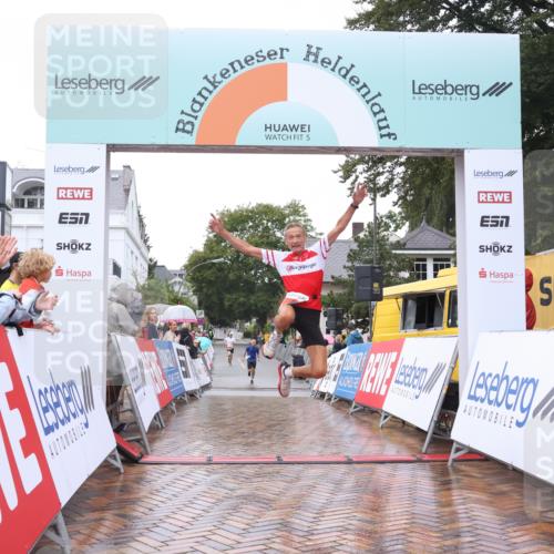 30.08.2026 - Blankeneser Heldenlauf Lena Gebhardt http://msf.ph/oto/10017907 30.08.2026 09:23:32 Ziel 3685, 3694 meine-sportfotos.de