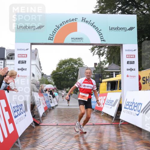 30.08.2026 - Blankeneser Heldenlauf Lena Gebhardt http://msf.ph/oto/10017911 30.08.2026 09:23:33 Ziel 3685, 3694 meine-sportfotos.de
