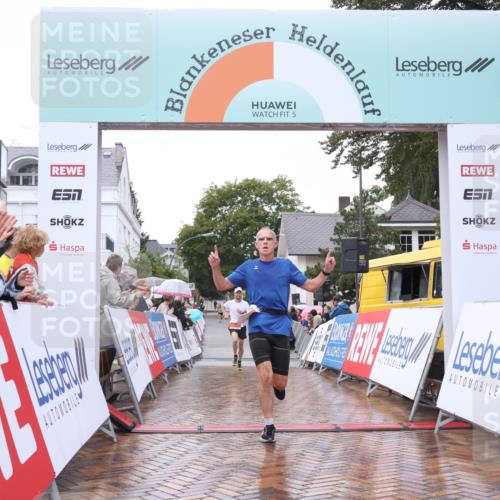 30.08.2026 - Blankeneser Heldenlauf Lena Gebhardt http://msf.ph/oto/10017918 30.08.2026 09:23:38 Ziel 3582, 3596, 3685 meine-sportfotos.de