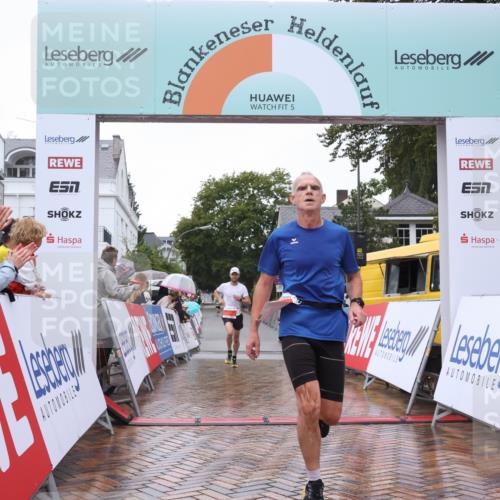 30.08.2026 - Blankeneser Heldenlauf Lena Gebhardt http://msf.ph/oto/10017923 30.08.2026 09:23:39 Ziel 3582, 3596, 3685 meine-sportfotos.de