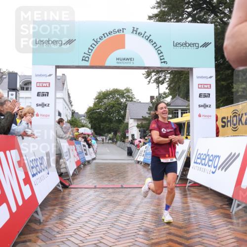 30.08.2026 - Blankeneser Heldenlauf Lena Gebhardt http://msf.ph/oto/10017939 30.08.2026 09:23:56 Ziel 3699, 3710 meine-sportfotos.de
