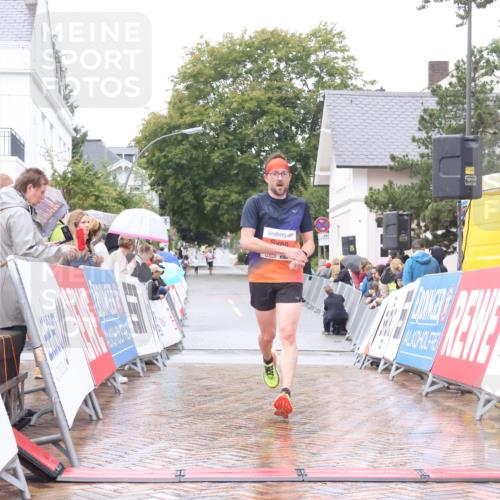 30.08.2026 - Blankeneser Heldenlauf Lena Gebhardt http://msf.ph/oto/10017959 30.08.2026 09:24:19 Ziel 3542, 3556, 3567 meine-sportfotos.de