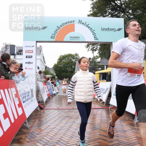 30.08.2026 - Blankeneser Heldenlauf Lena Gebhardt http://msf.ph/oto/10017978 30.08.2026 09:24:40 Ziel 3575, 3642 meine-sportfotos.de