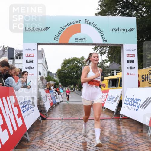 30.08.2026 - Blankeneser Heldenlauf Lena Gebhardt http://msf.ph/oto/10017986 30.08.2026 09:24:44 Ziel 3575, 3642, 3683 meine-sportfotos.de