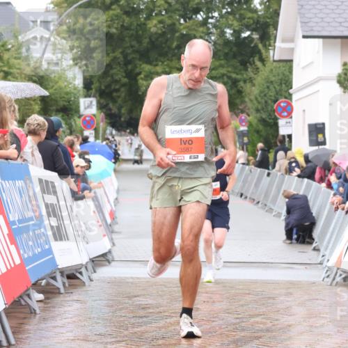 30.08.2026 - Blankeneser Heldenlauf Lena Gebhardt http://msf.ph/oto/10018012 30.08.2026 09:25:08 Ziel 3565, 3583, 3587 meine-sportfotos.de