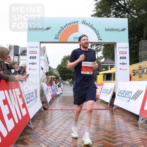 30.08.2026 - Blankeneser Heldenlauf Lena Gebhardt http://msf.ph/oto/10018023 30.08.2026 09:25:13 Ziel 3583, 3587 meine-sportfotos.de