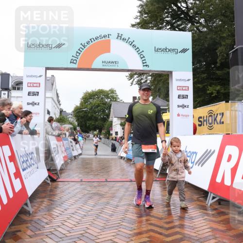 30.08.2026 - Blankeneser Heldenlauf Lena Gebhardt http://msf.ph/oto/10018032 30.08.2026 09:25:42 Ziel 3559, 3562 meine-sportfotos.de