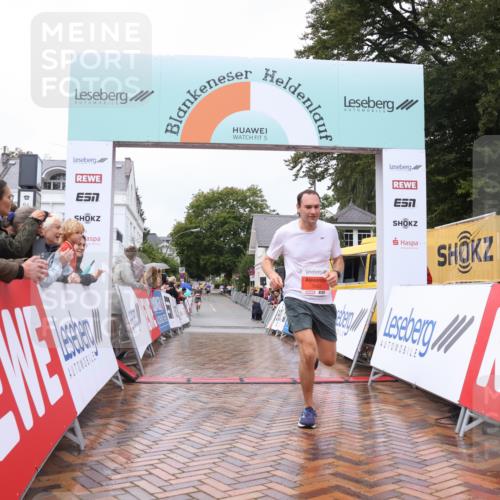 30.08.2026 - Blankeneser Heldenlauf Lena Gebhardt http://msf.ph/oto/10018041 30.08.2026 09:25:47 Ziel 3559, 3562 meine-sportfotos.de