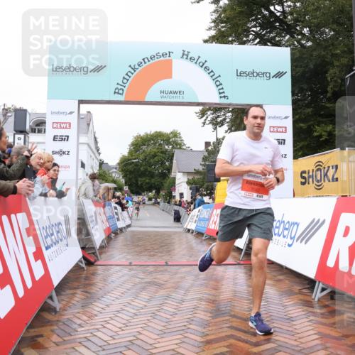 30.08.2026 - Blankeneser Heldenlauf Lena Gebhardt http://msf.ph/oto/10018044 30.08.2026 09:25:47 Ziel 3559, 3562 meine-sportfotos.de