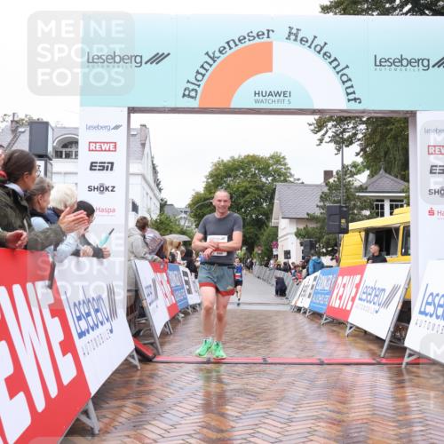 30.08.2026 - Blankeneser Heldenlauf Lena Gebhardt http://msf.ph/oto/10018049 30.08.2026 09:25:55 Ziel 3571, 3633 meine-sportfotos.de