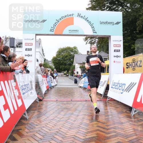 30.08.2026 - Blankeneser Heldenlauf Lena Gebhardt http://msf.ph/oto/10018075 30.08.2026 09:26:09 Ziel 3667, 3698 meine-sportfotos.de