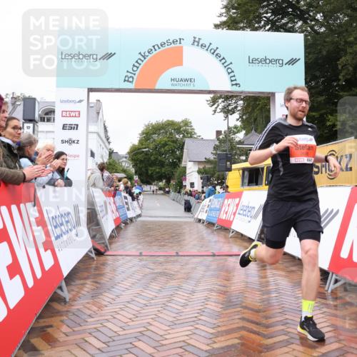 30.08.2026 - Blankeneser Heldenlauf Lena Gebhardt http://msf.ph/oto/10018078 30.08.2026 09:26:09 Ziel 3667, 3698 meine-sportfotos.de